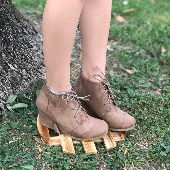 👜👜 WEDGE BOOTIES - Picture 4 of 6